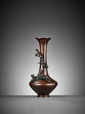 Lot 2 - A LARGE INLAID BRONZE VASE WITH SPARROWS