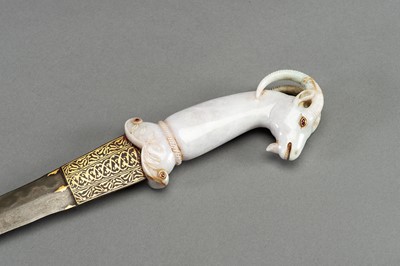 Lot 1277 - A MUGHAL KHANJAR WITH ‘IBEX’ JADEITE HANDLE