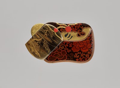 A RARE LACQUER KOBAKO AND COVER WITH INRO DESIGN