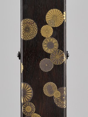 Lot 112 - A RARE LACQUER TANZAKU-BAKO (POEM-CARD BOX) AND COVER WITH CHRYSANTHEMUM ROUNDELS