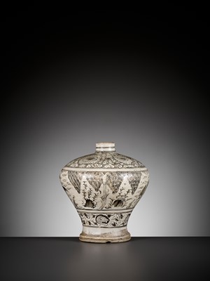 Lot 401 - A CIZHOU PAINTED MEIPING, MING DYNASTY