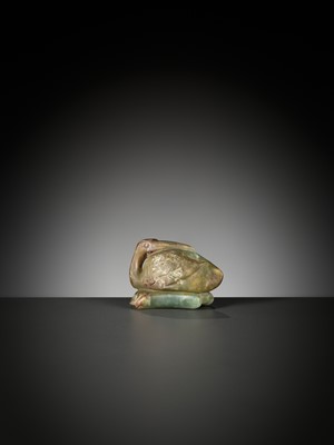 Lot 333 - A CELADON AND RUSSET JADE FIGURE OF A CRANE, MING DYNASTY