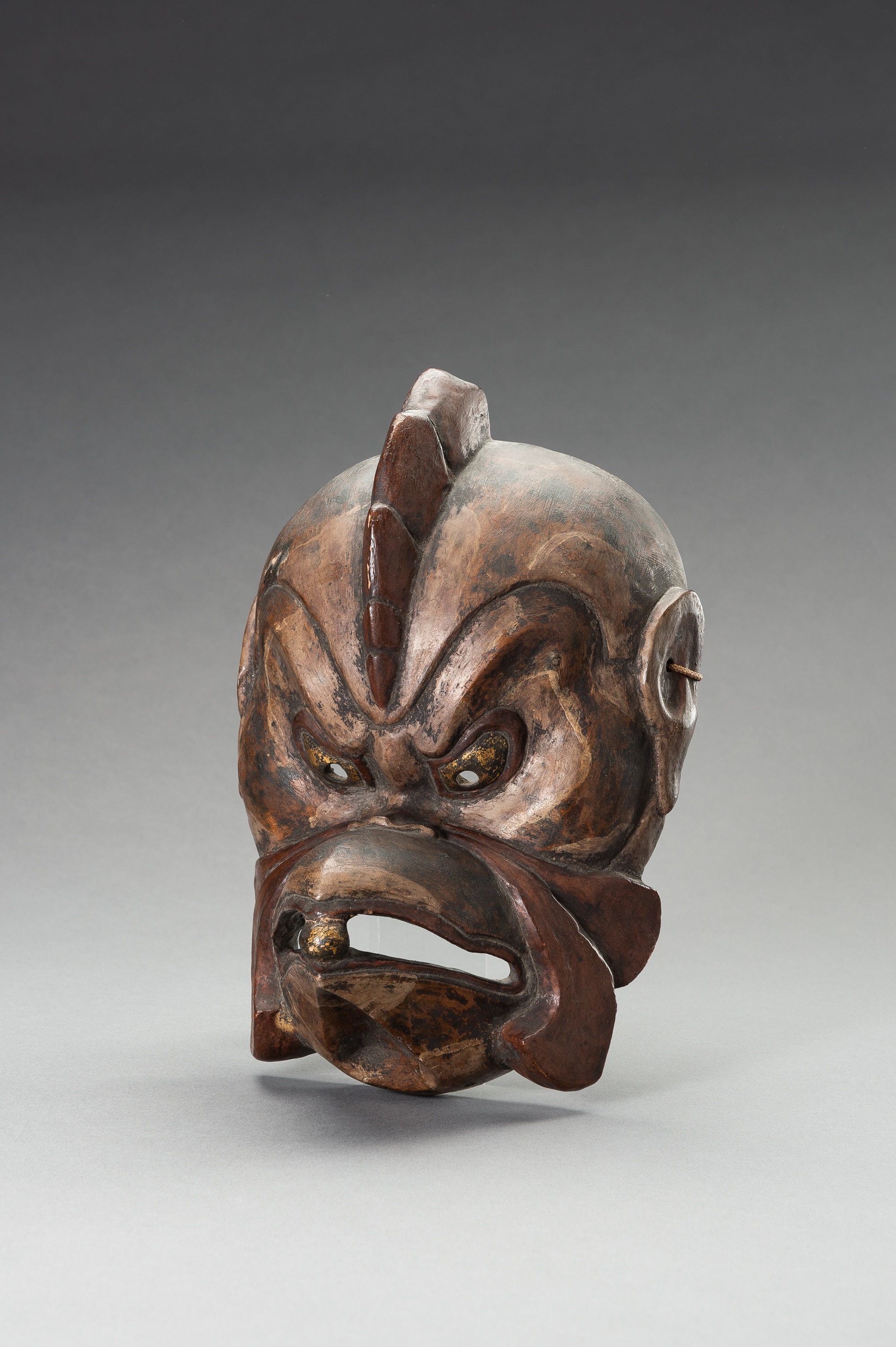 Lot 400 - A LACQUERED WOOD GIGAKU KARURA (GARUDA) MASK,