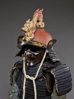 Lot 43 - A SUIT OF ARMOR WITH SUJIBACHI KABUTO AND LARGE DRAGON MAEDATE