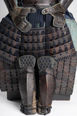 Lot 1301 - A SUIT OF ARMOR WITH EBOSHI KABUTO