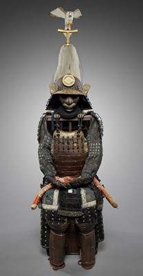 Lot 42 - A SUIT OF ARMOR WITH A SUJIBACHI KABUTO BY KATSUHISA MYOCHIN AND A FALCON SASHIMONO