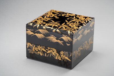 Lot 1035 - A LACQUER BOX AND COVER WITH FLOWERS, EARLY TAISHO