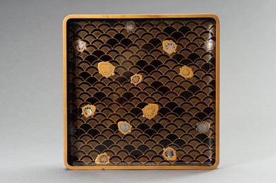 Lot 387 - A BLACK AND GOLD LACQUERED TRAY WITH TURTLES, 1900s
