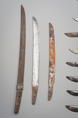 Lot 62 - A COLLECTION WITH FIFTEEN SWORD BLADES