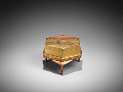 Lot 120 - A SUPERB AND VERY RARE OCTAGONAL LACQUER BOX WITH EN SUITE STAND AND SEVEN KOGO (INCENSE CONTAINERS)