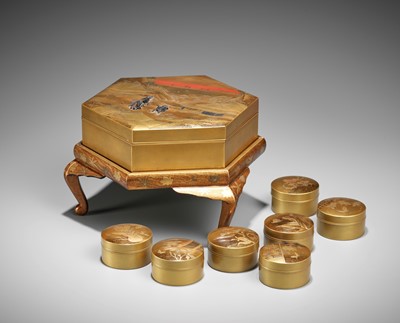 Lot 120 - A SUPERB AND VERY RARE OCTAGONAL LACQUER BOX WITH EN SUITE STAND AND SEVEN KOGO (INCENSE CONTAINERS)