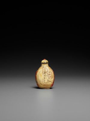 Lot 608 - A RARE HORNBILL ‘COURT LADIES’ SNUFF BOTTLE, EARLY 19TH CENTURY