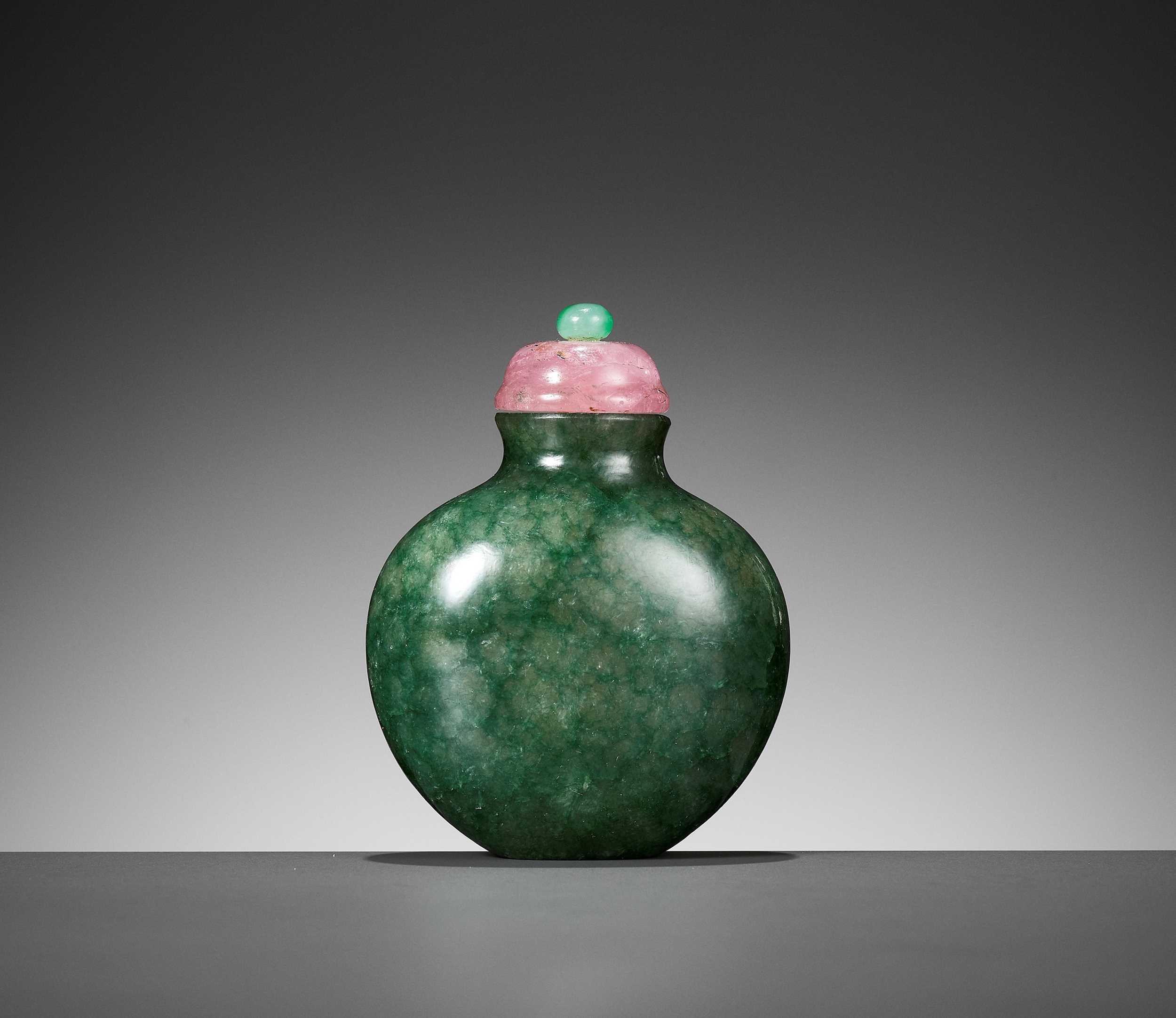 Lot 63 - A VERY FINE AND RARE MOTTLED EMERALD-GREEN JADEITE SNUFF BOTTLE, 1780-1880