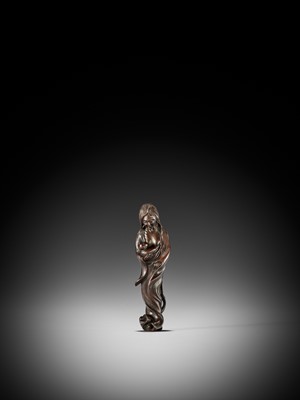 Lot 146 - JUGYOKU: AN IMPORTANT AND MASTERFUL WOOD NETSUKE OF THE FEMALE GHOST OIWA WITH CHILD, COMMISSIONED FOR THE FAMOUS KABUKI ACTOR ONOE BAIKO