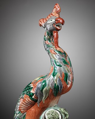 Lot 259 - AN EXCEPTIONALLY LARGE FAMILLE VERTE FIGURE OF A PHOENIX, MID-QING DYNASTY