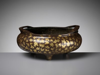 Lot 146 - A VERY LARGE GILT-SPLASHED BRONZE CENSER, 17TH-18TH CENTURY