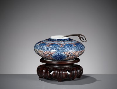 Lot 434 - A PORCELAIN WATER POT, WITH MATCHING BRONZE SPOON AND WOOD STAND, QING DYNASTY