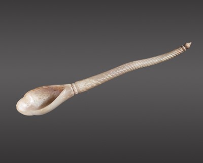 Lot 990 - A MUGHAL CARVED JADE SPOON, 1650-1750