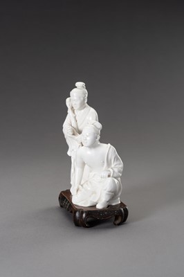 Lot 879 - A DEHUA PORCELAIN FIGURINE OF YUE FEI, REPUBLIC PERIOD