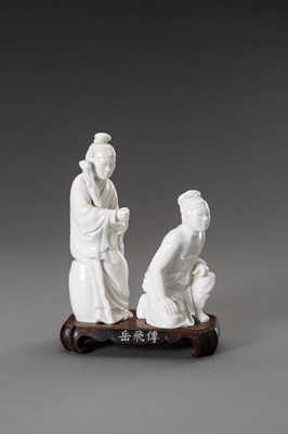 Lot 879 - A DEHUA PORCELAIN FIGURINE OF YUE FEI, REPUBLIC PERIOD