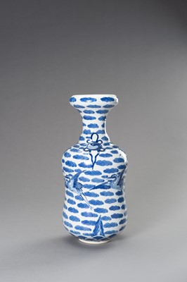 Lot 836 - A BLUE AND WHITE ‘CRANES’ VASE, 1900s