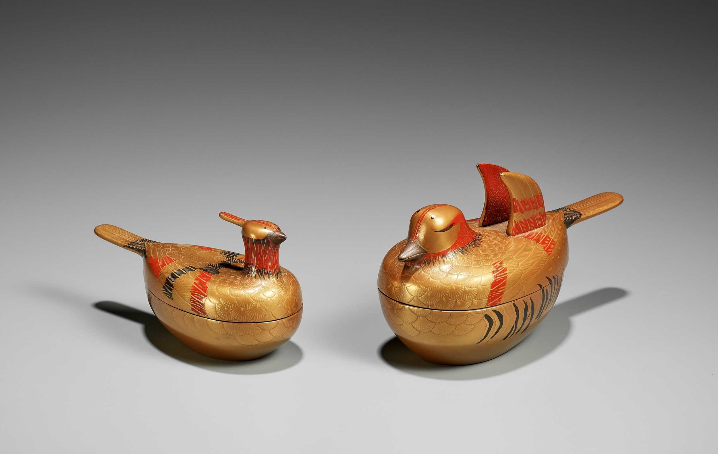 Lot 121 - A PAIR OF GOLD LACQUER DUCK-FORM KOGO (INCENSE BOXES) AND COVERS