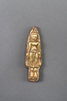 Lot 1208 - A SHEET GOLD REPOUSSÉ VOTIVE PLAQUE OF BUDDHA
