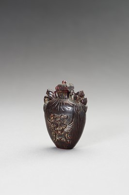 Lot 287 - A CARVED HORN SNUFF BOTTLE
