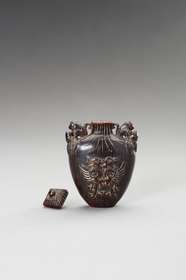 Lot 287 - A CARVED HORN SNUFF BOTTLE