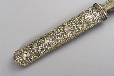 Lot 27 - A ‘BUDDHIST TREASURES’ DAGGER, FIRST HALF OF THE 20TH CENTURY