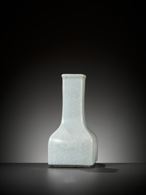 Lot 450 - A GUAN-TYPE SQUARE VASE, 19TH CENTURY