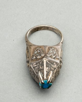 Lot 1005 - A TURQUOISE-MATRIX-SET SILVER RING, 19TH CENTURY