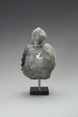 Lot 1305 - A PALA STYLE BLACK STONE HEAD OF AVALOKITESHVARA