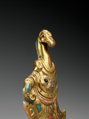 Lot 142 - A LARGE, INLAID AND GILT COPPER ALLOY ‘FISH’ BELT HOOK, HAN DYNASTY