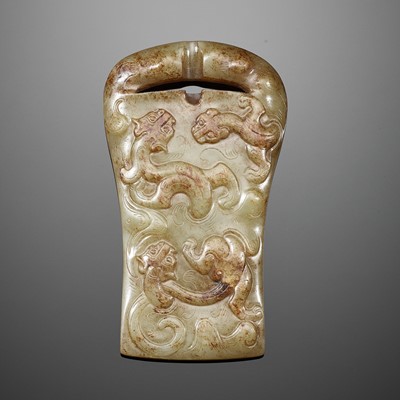 A SUPERB JADE ‘DRAGON’ BELT BUCKLE, HAN DYNASTY