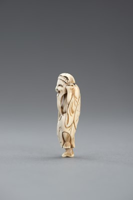 Lot 417 - AN IVORY NETSUKE OF A JOYFUL SENNIN, EDO PERIOD