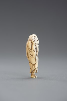 Lot 417 - AN IVORY NETSUKE OF A JOYFUL SENNIN, EDO PERIOD