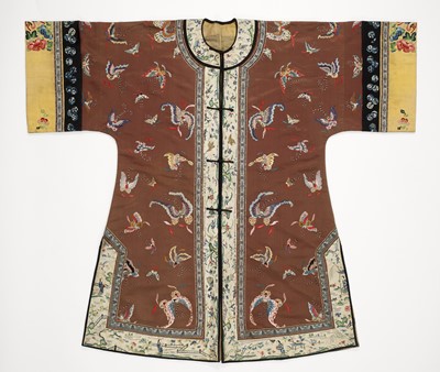 Lot 589 - A BROWN EMBROIDERED SILK ‘BUTTERFLIES’ LADY’S INFORMAL ROBE, QING DYNASTY