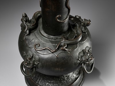 Lot 143 - A LARGE AND MASSIVE BRONZE ‘CHILONG’ ARROW VASE, TOUHU, YUAN TO EARLY MING DYNASTY