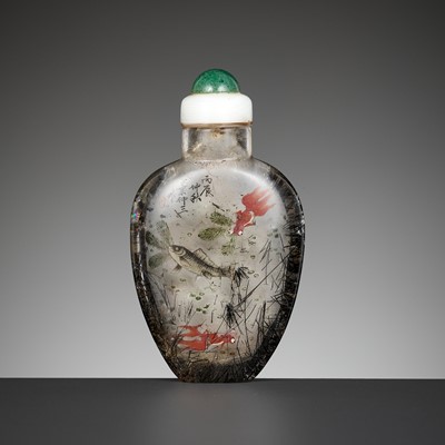 Lot 140 - AN INSIDE-PAINTED HAIR CRYSTAL ‘FISH’ SNUFF BOTTLE, BY YE ZHONGSAN, DATED 1916