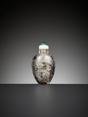 Lot 140 - AN INSIDE-PAINTED HAIR CRYSTAL ‘FISH’ SNUFF BOTTLE, BY YE ZHONGSAN, DATED 1916