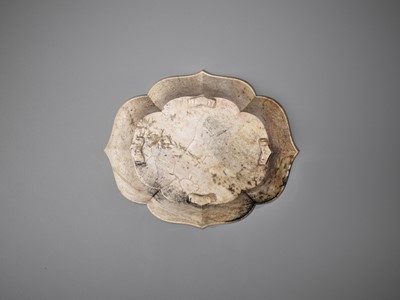 A CHICKEN BONE JADE ‘DOUBLE FISH’ MARRIAGE BOWL, 17TH-18TH CENTURY