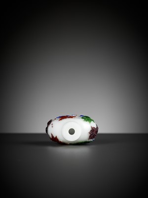 Lot 615 - A FOUR-COLOR OVERLAY ‘CELESTIAL EYE’ GLASS SNUFF BOTTLE, QING DYNASTY