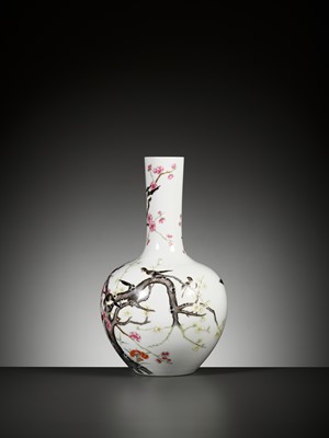 Lot 471 - A FAMILLE ROSE ‘TWELVE MAGPIES AND PRUNUS’ VASE, TIANQIUPING, REPUBLIC PERIOD
