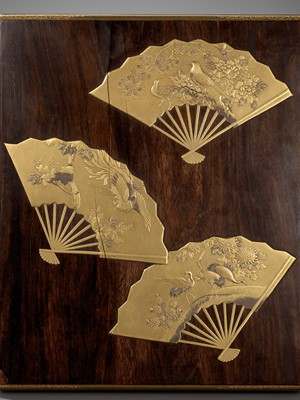 Lot 4 - HOTOKUSAI: A FINE TWO TIERED ‘FAN AND BIRDS’ LACQUER JUBAKO