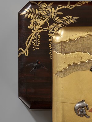 Lot 7 - AN INLAID LACQUER BOX AND COVER WITH THE THIRD PRINCESS (ONNO SAN NO MIYA) AND HER CAT FROM THE TALE OF GENJI