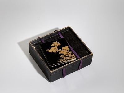 Lot 23 - A FINE LACQUER SUZURIBAKO AND COVER WITH CHRYSANTHEMUMS