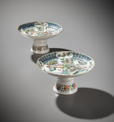 Lot 427 - A PAIR OF FAMILLE VERTE TAZZAS, QING DYNASTY