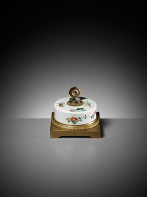 A FAMILLE VERTE INK POT WITH ORMOLU MOUNTS, QING DYNASTY