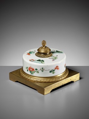 Lot 455 - A FAMILLE VERTE INK POT WITH ORMOLU MOUNTS, QING DYNASTY